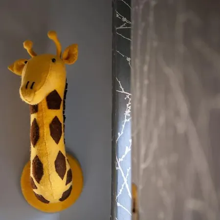 Entire Family By The Sea Скарборо