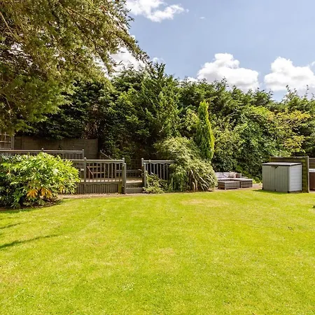 Дом отдыха Entire Family By The Sea