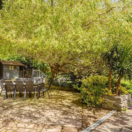 Дом отдыха Entire Family By The Sea