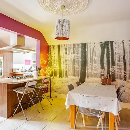 Entire Family By The Sea * Скарборо