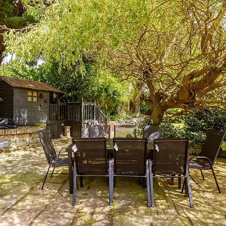 Entire Family By The Sea *