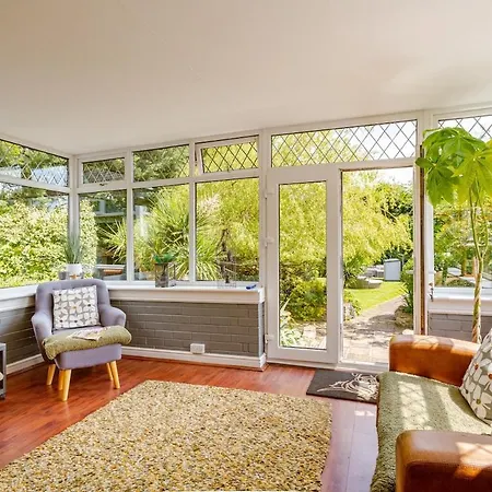 Entire Family By The Sea * Scarborough