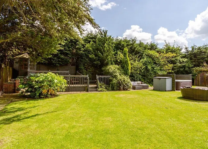 Entire Family By The Sea * Скарборо