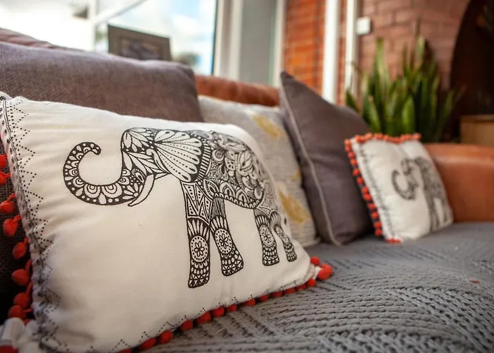 Entire Family By The Sea * Scarborough