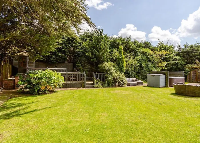 Дом отдыха Entire Family By The Sea